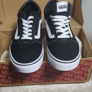 Vans Men's Black and White Sneakers